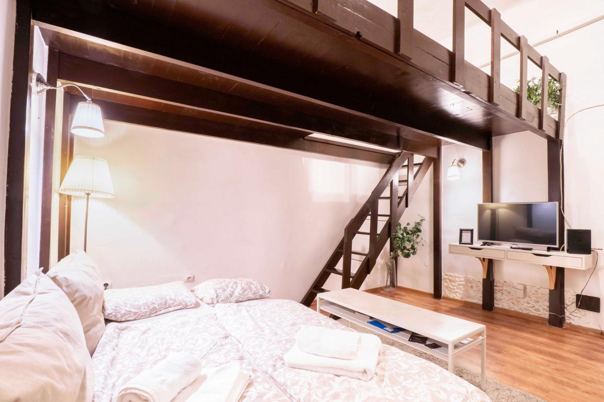Quiet Cozy Apartment In Party Street E1 Budapest Exterior photo